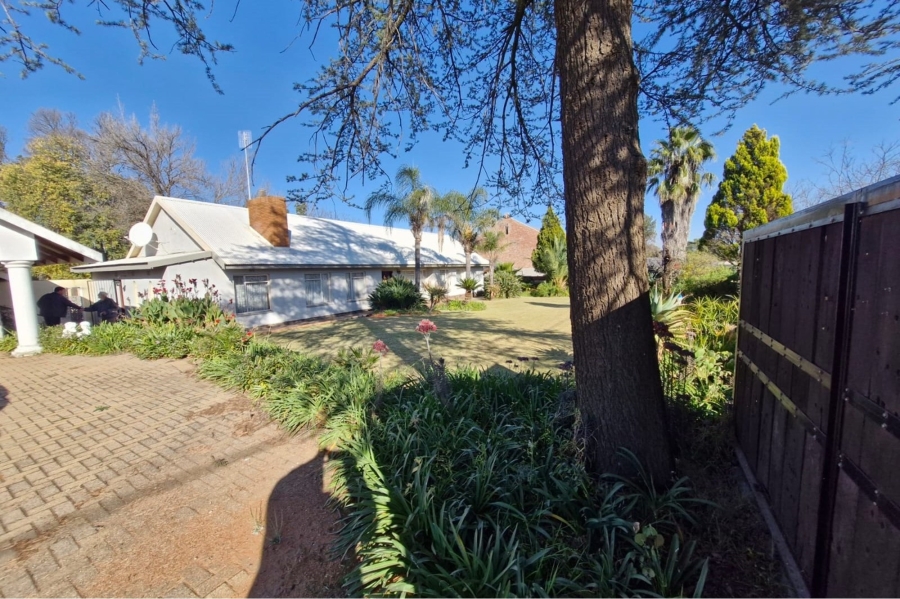 3 Bedroom Property for Sale in Wilkoppies North West